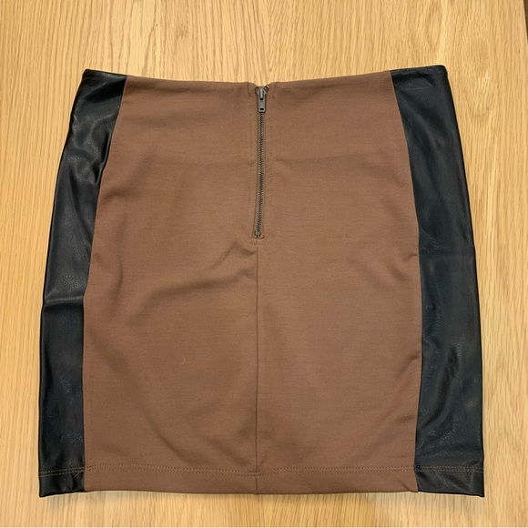 Brown and black panel miniskirt - Picture 2 of 4